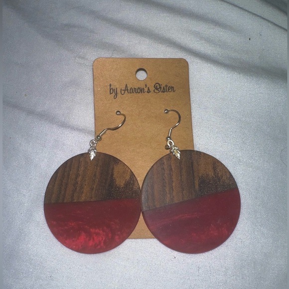 Boho Red and Wood Circular earrings - Picture 5 of 5